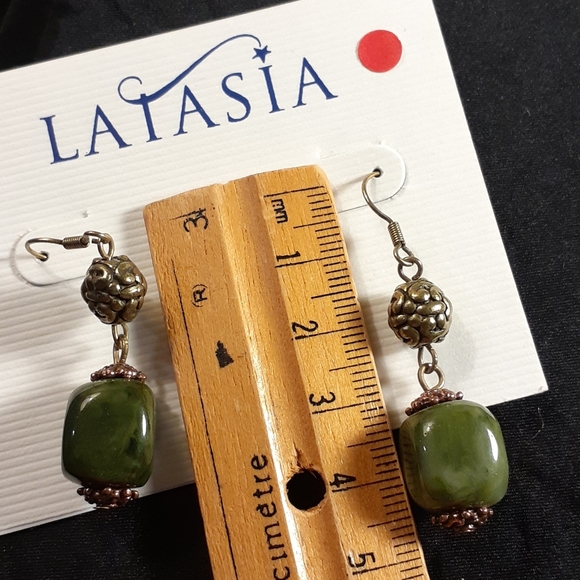 $7 Add-on NWT Laiasia Bead Earrings - Picture 4 of 4